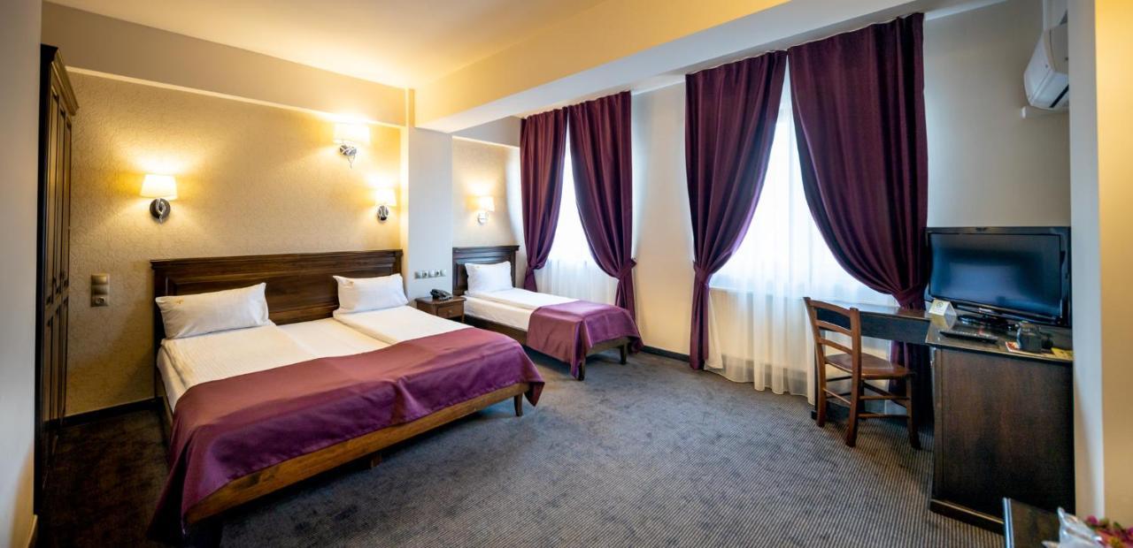 Pension Korona Sibiu Bagian luar foto