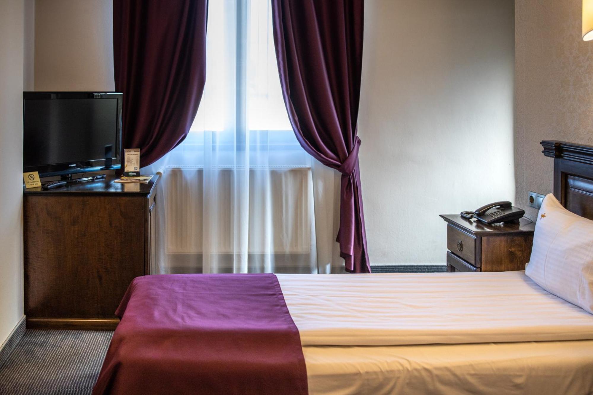 Pension Korona Sibiu Bagian luar foto