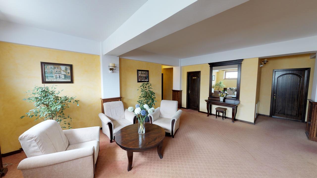 Pension Korona Sibiu Bagian luar foto